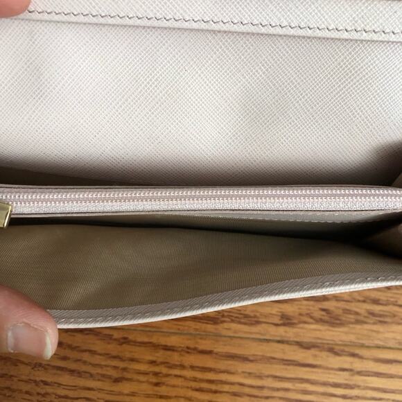 Salvatore Ferragamo Authentic Gancini Pale Pink Leather Wallet Women’s Size O/S - Picture 7 of 9